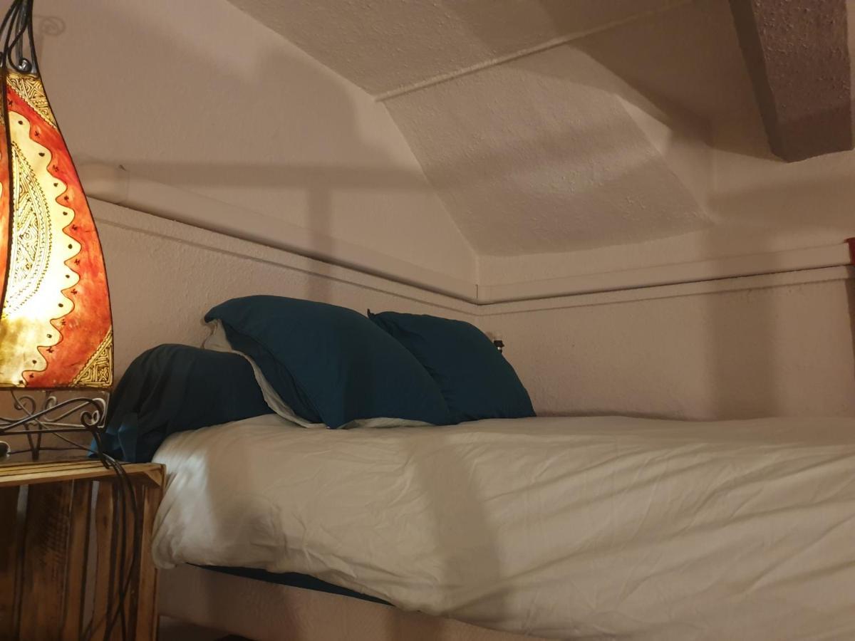 Charmant Appartement Coeur Village Provencal Lambesc Bagian luar foto
